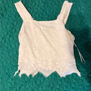 Gimmicks by BKE Cream Floral Linen Lace Crop Top